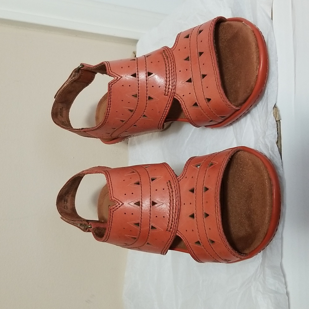 Cobb Hill Janna Slingback Leather Laser Cut Detail Sandals Brown Sz 6.5